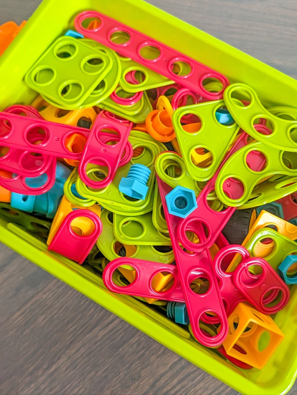 STEM Puzzle Creative Building Set with Storage Container - Picture 8 of 11